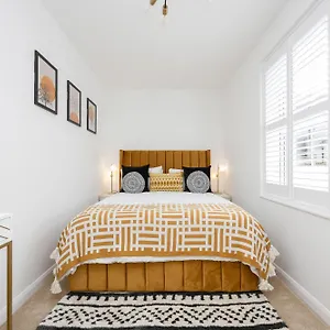 Stunning Modern Space In & Free Parking Brighton