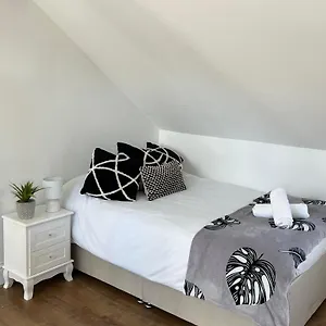 Cosy Studio Near Beach Brighton